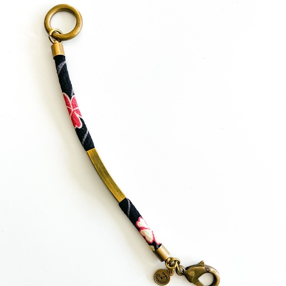 Sugar Blossom designed silk and brass bracelet - Picture 4 of 5